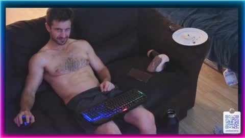 Snapshot of 19reddragon86 chatting on December 21, 8:39 am 19reddragon86 online show from December 21, 8:39 am