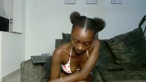 Snapshot of 1_beckah chatting on June 10, 10:19 pm beckah online show from June 10, 10:19 pm
