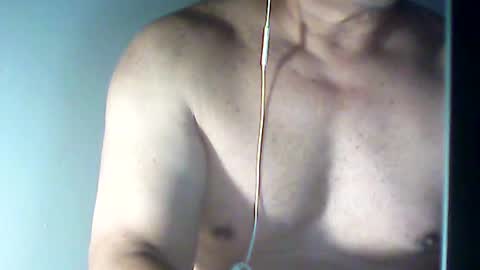 Snapshot of 1_maxx_1 chatting on August 1, 4:12 am 1_maxx_1 online show from August 1, 4:12 am