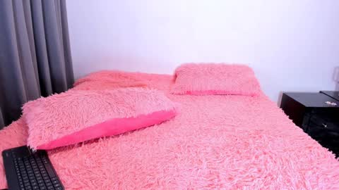 Snapshot of 1bonnie chatting on January 28, 12:47 am Hello soy bonnie online show from January 28, 12:47 am