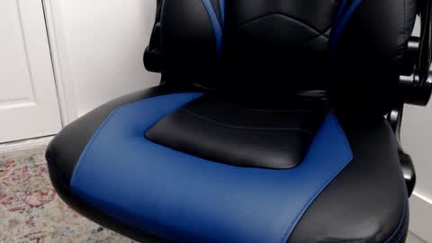 Snapshot of 1dad2plz chatting on February 27, 11:52 am i erupt if you suck ur nipples 4 me and look at the camera while watching me online show from February 27, 11:52 am