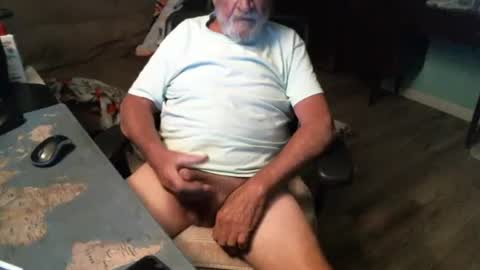 1handyanddee online show from April 1, 1:06 am