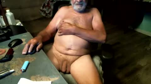 1handyanddee online show from June 18, 3:18 am