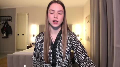 Snapshot of 1i1ypa1mer chatting on December 13, 7:32 pm Lily 3 online show from December 13, 7:32 pm