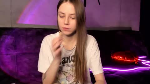 Snapshot of 1i1ypa1mer chatting on February 16, 8:55 pm Lily 3 online show from February 16, 8:55 pm