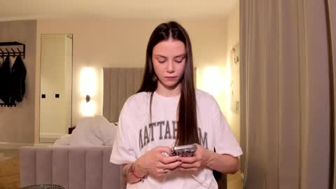 Snapshot of 1i1ypa1mer chatting on January 10, 8:54 pm Lily 3 online show from January 10, 8:54 pm