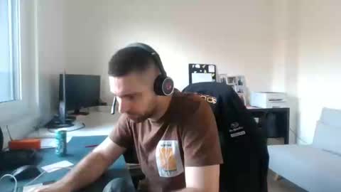 kam online show from March 10, 8:37 am