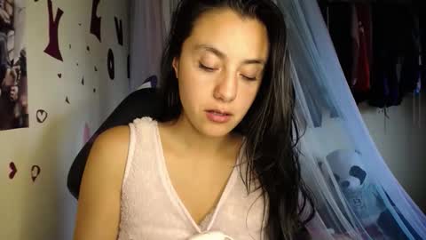 1kandylove online show from November 25, 8:42 pm