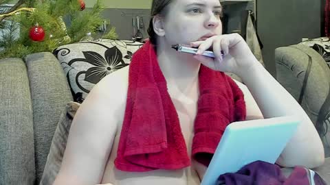 Snapshot of 1lindsey1 chatting on December 29, 11:18 am 1LINDSEY1 online show from December 29, 11:18 am