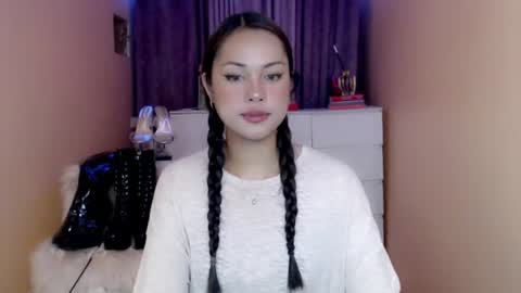 Snapshot of 1miracle_tranny chatting on June 10, 5:50 am 1miracle_tranny online show from June 10, 5:50 am