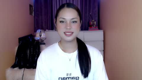Snapshot of 1miracle_tranny chatting on June 26, 7:35 am 1miracle_tranny online show from June 26, 7:35 am