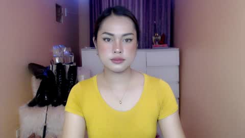 Snapshot of 1miracle_tranny chatting on July 16, 5:57 am 1miracle_tranny online show from July 16, 5:57 am