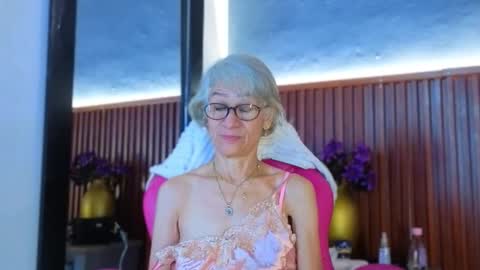 Miss Monserrate online show from March 4, 1:28 pm