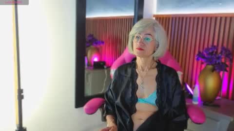 Miss Monserrate online show from May 11, 2:23 pm