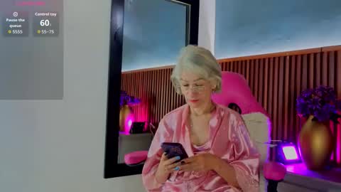 Miss Monserrate online show from June 1, 1:57 pm