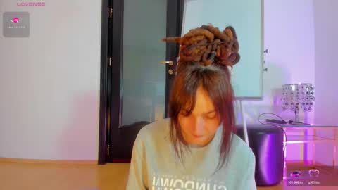 Moona  online show from February 19, 8:32 am