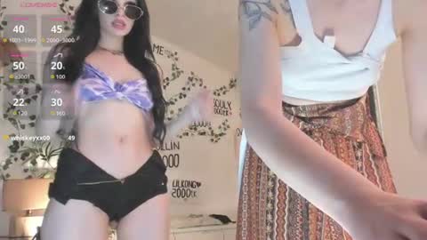Snapshot of 1munique chatting on June 21, 8:00 pm Moona online show from June 21, 8:00 pm