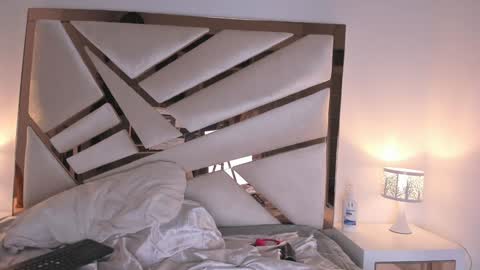 Snapshot of 1naughty_milf chatting on December 15, 2:59 pm Luisa online show from December 15, 2:59 pm