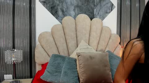 Snapshot of 1naughty_milf chatting on January 13, 1:38 pm Luisa online show from January 13, 1:38 pm