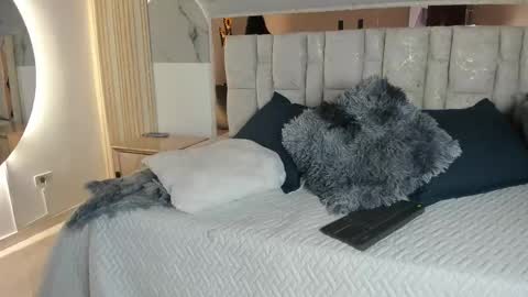 Snapshot of 1naughty_milf chatting on May 21, 11:39 am Luisa online show from May 21, 11:39 am