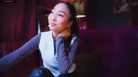 Rei online show from November 20, 1:33 pm