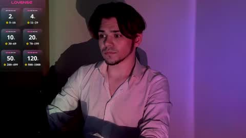 1roberttt online show from June 22, 9:45 pm