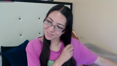 Snapshot of 1sasha_grey__1 chatting on June 4, 8:59 pm paola online show from June 4, 8:59 pm