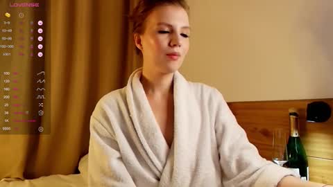 VICTORIA online show from October 3, 1:02 am