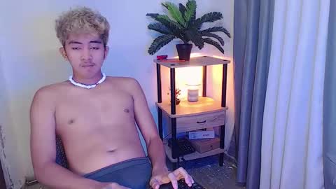 1sweetloverxx online show from May 3, 9:26 am