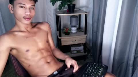 1sweetloverxx online show from July 16, 4:24 pm