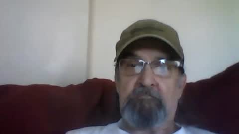 Snapshot of 1valentine chatting on May 20, 3:07 pm 1valentine online show from May 20, 3:07 pm