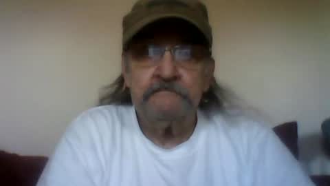 Snapshot of 1valentine chatting on August 5, 5:49 pm 1valentine online show from August 5, 5:49 pm