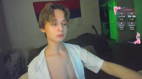 Snapshot of 1vampirella_gs chatting on May 21, 10:06 pm Milos online show from May 21, 10:06 pm