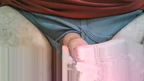 Snapshot of 2001uwuk chatting on October 31, 6:09 pm 2001uwuk online show from October 31, 6:09 pm