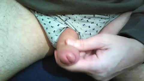 Snapshot of 2001uwuk chatting on November 28, 5:48 pm 2001uwuk online show from November 28, 5:48 pm