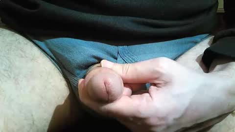 Snapshot of 2001uwuk chatting on March 16, 10:14 pm 2001uwuk online show from March 16, 10:14 pm