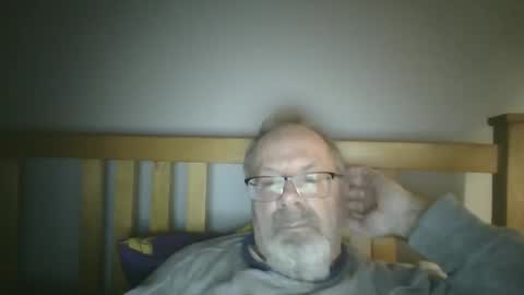 Snapshot of 2003dynawideglide chatting on December 2, 3:58 am 2003dynawideglide online show from December 2, 3:58 am