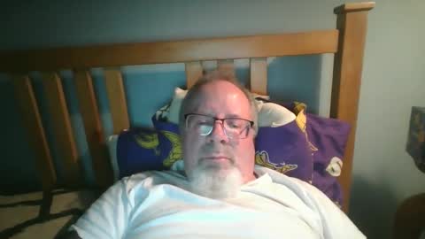 Snapshot of 2003dynawideglide chatting on December 15, 2:19 am 2003dynawideglide online show from December 15, 2:19 am