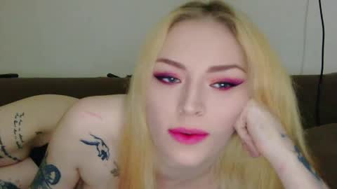 20punkslut online show from May 26, 9:55 pm
