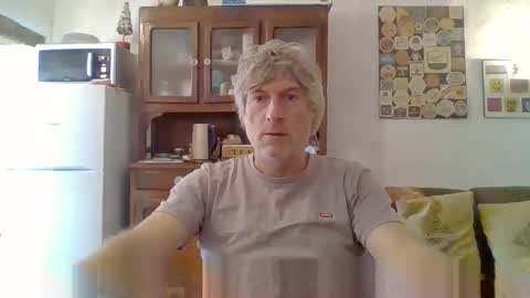 22esserre online show from November 5, 12:49 pm