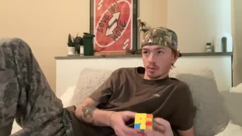 Snapshot of 26sneakers chatting on December 15, 7:53 pm 26sneakers online show from December 15, 7:53 pm