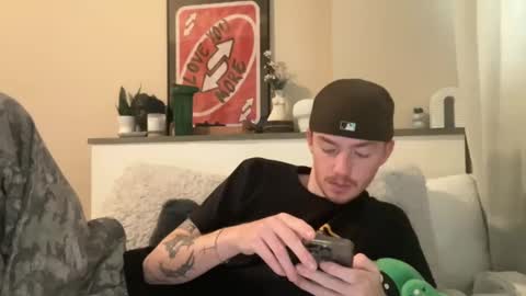 Snapshot of 26sneakers chatting on January 2, 7:29 pm 26sneakers online show from January 2, 7:29 pm