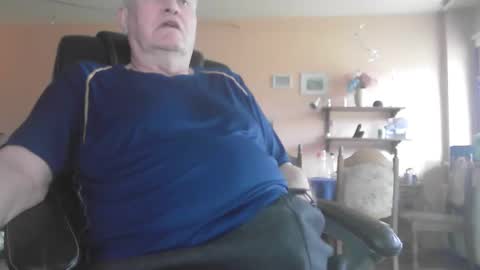 Snapshot of 29famila chatting on December 5, 11:52 am 29famila online show from December 5, 11:52 am