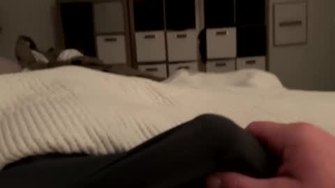 Snapshot of 2centz chatting on December 12, 5:10 am 2centz online show from December 12, 5:10 am