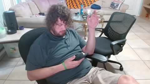 Snapshot of 2dirtyhillbillies chatting on May 20, 11:05 am ThrillBilly online show from May 20, 11:05 am