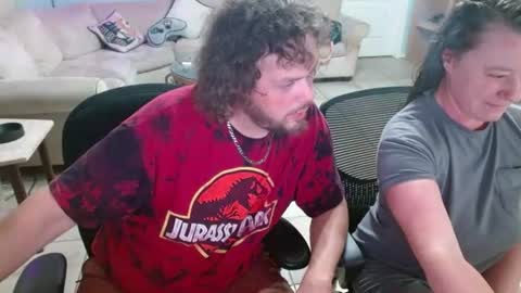Snapshot of 2dirtyhillbillies chatting on June 10, 1:06 am ThrillBilly online show from June 10, 1:06 am
