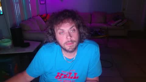 Snapshot of 2dirtyhillbillies chatting on June 30, 12:33 am ThrillBilly online show from June 30, 12:33 am