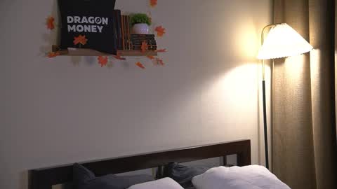 Snapshot of 2girls_1dream chatting on December 2, 2:45 pm Elley online show from December 2, 2:45 pm