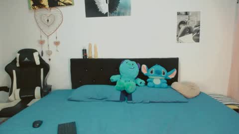 Snapshot of 2girls__dream chatting on May 28, 3:42 pm samantha sharon online show from May 28, 3:42 pm
