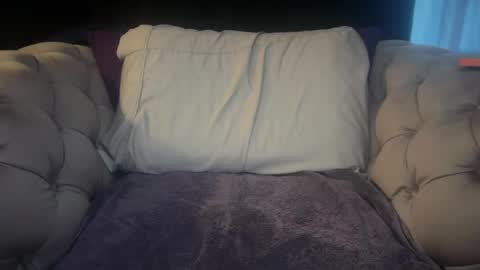 Snapshot of 2hairrypigs chatting on June 15, 1:19 am 2hairrypigs online show from June 15, 1:19 am